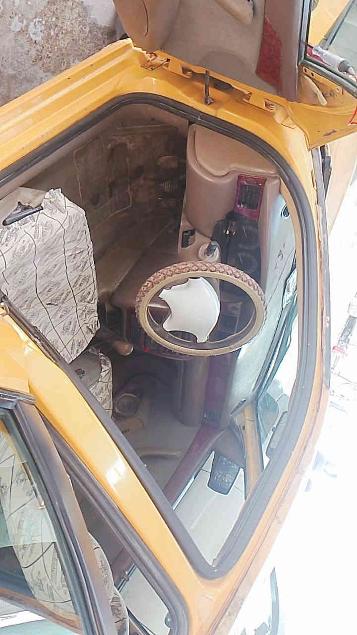 السلام عليكم سمند موديل 11مكفولة ومامبدل بيها اي قطعة بيها كم طخة فقط خفيفات دواخل خلوة كهربائيات شغاله كلها لايتات جديدة تخم تاير جديد كير جديد مكينة بالاربعينية شديتها وهسه بيها صوت صار مال براس مو قوس كلش شغالة وتمشي كلشي مابيها رقم احمر صدامي انطيك رقم ابو الوكاله العامة وعندي مستمسكاتة ونسخه من وكالته بس ابيعلك كوم حديد قيم باليرضي الله واخذها .اكرر قيم باليرضي الله لاتكسر حلال العالم ***********
