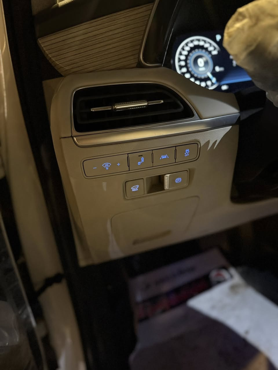 السلام عليكم باليسايدلمتد فول مديل 2022
وارد امريكي بدون ايرباك بجم كبس شركه حادثها باب الصندوق الخلفي وتبدل نفس الون السياره بيه نص باب صبغ جة المنه الخلفي بسبب طخه سيطه مابيها نقص برغي ترايك وين ماتريد ماشيه 82 كيلو
السعر 280
صور الحادث مرفقه بالمنشور 
***********
***********
