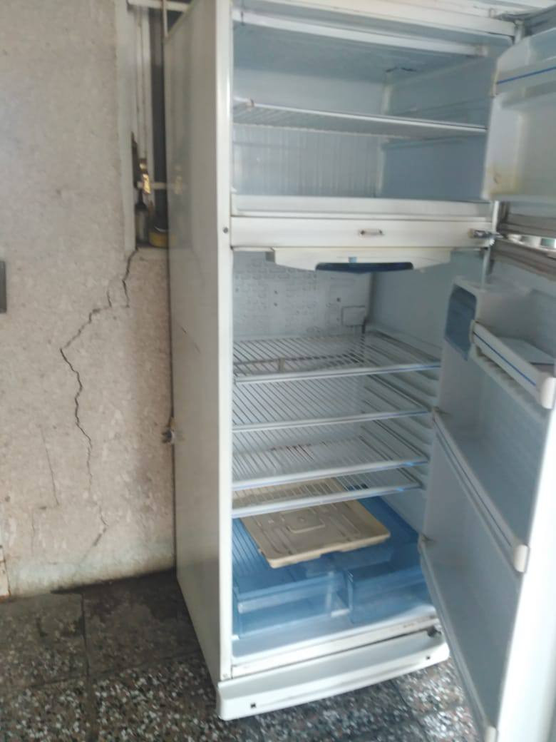 ثلاجه كونكورد الحجم الكبير تجميع لبنان مرايحه تصليح تجميدوتبريد جيد جدا السعر للجادين ٢٠٠ الف


**إذا كنت صاحب هذا الإعلان وتريد حذفه لأي سبب، رجاءا أرسل رسالة إلى الدعم الفني**