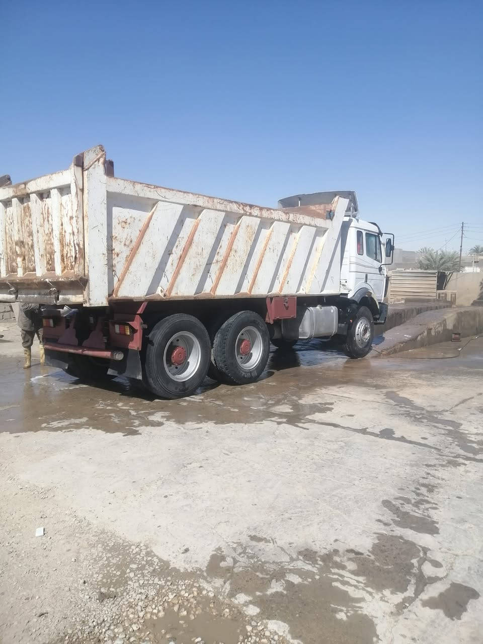 سلام عليكم سكس البيع قلاب موديل 91 مكفوله مجموعه جي اف رقم انبار تحويل مباشر محرك 8 عادي بدي 18متر السياره جاهزه للعمل تخم تاير بلادي ما مطول سعر 4 بيها مجال سياره جديده مكان الانبار هيت استفسار اتصل على الرقم *********** بي  واتساب
