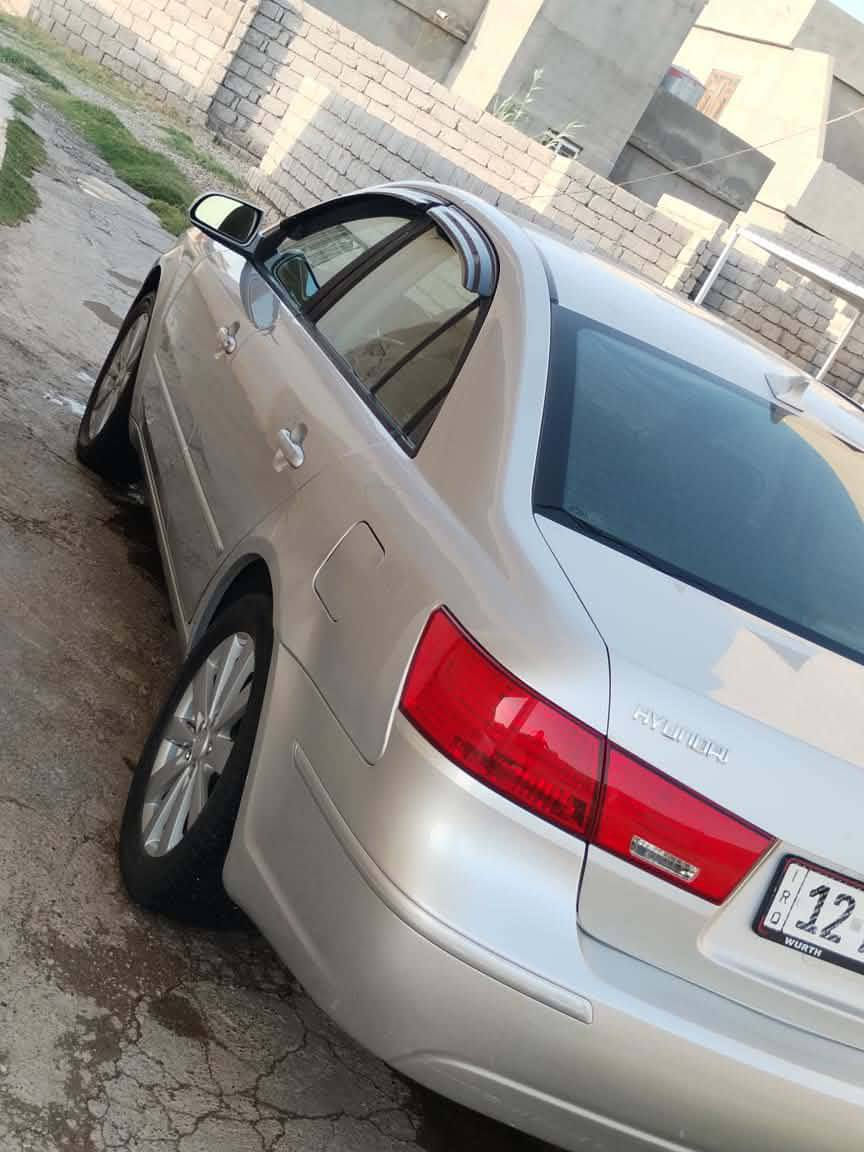 السلام عليكم
للبيع سوناته كير عادي موديل ٩ محرك 2400    ويل ١٧ سياره بدون ضرر عده الباب الخلف انفر رش فقط ليبل واحد رقم دولي بسمي كاربون بازين بيه سعر ١٢٧ وبيه مجال فليل رقم الهاتف.. ***********..
