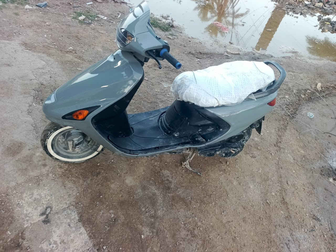 سلام عليكم دراجه فراشه البيع  مستعجل  بل بيعه لمكان نجف حريه..***********
