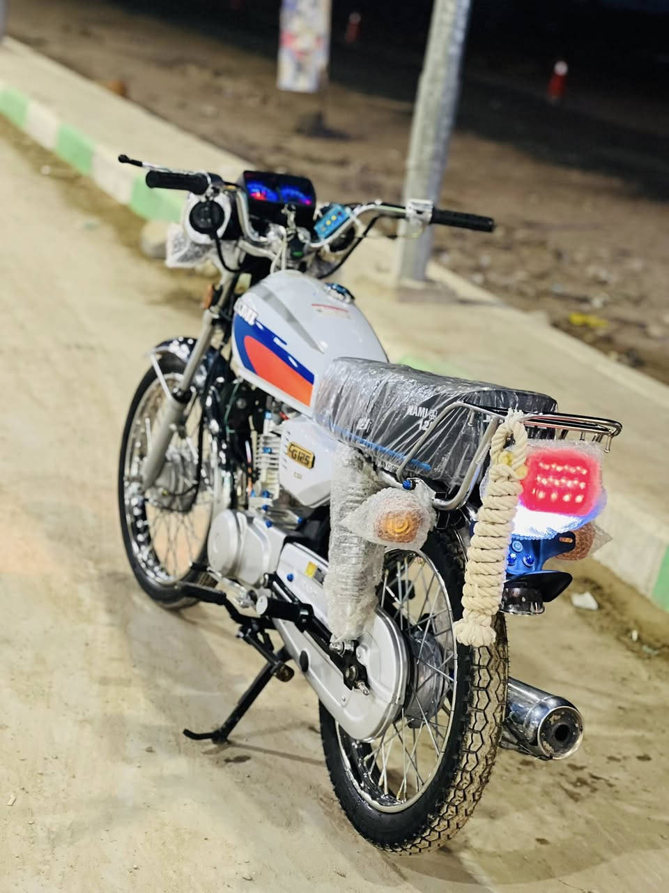 سلام عليكم دراجه تعمير 26كله اصلي شلامجه أوراق اصولي سعر مليون 300 المو شراي لايتعبني
مجال بسيط 🤷🏻‍♂️🖤ستفسار *********** بس شاصي مو اصلي 💜
