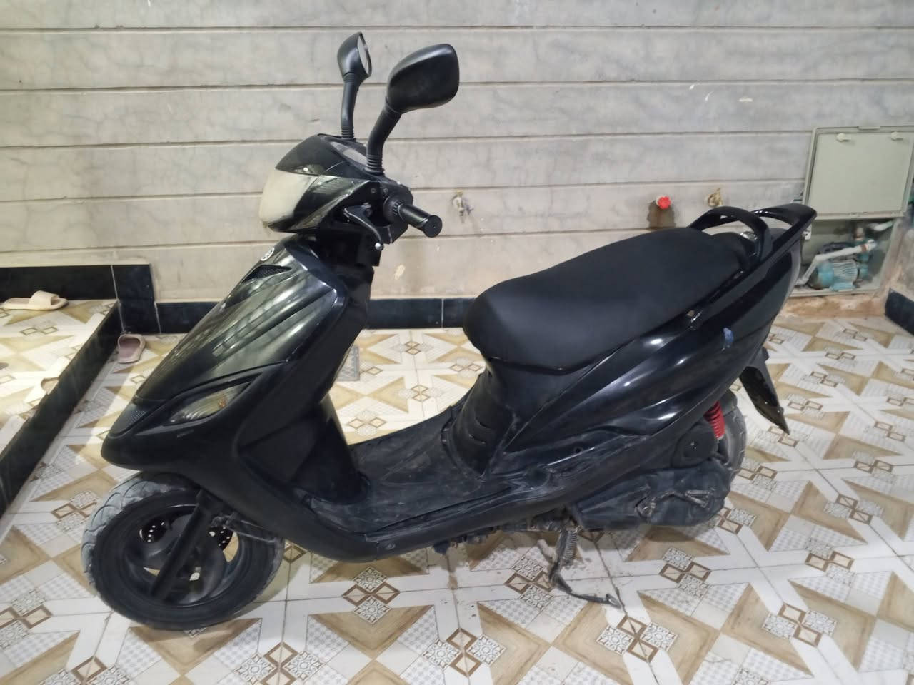 سلام عليكم دراجه للبيع فول أو مكفول كلهه شغاله مامفتوحه للاتصال عل رقم***********
