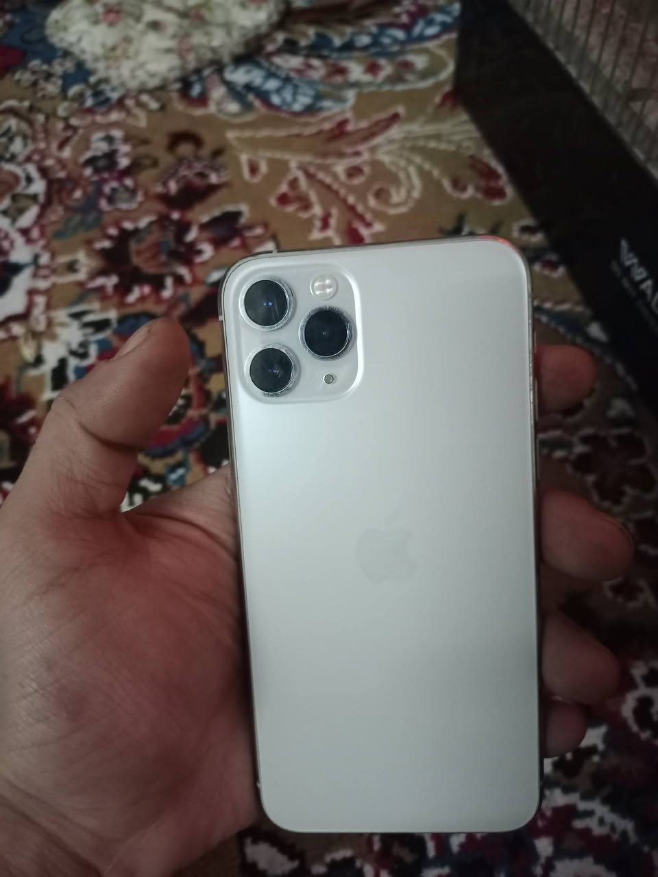 ايفون 11 العادي ذاكرة 256 بطارية 69 للبيع للاستفسار الرقم ***********
