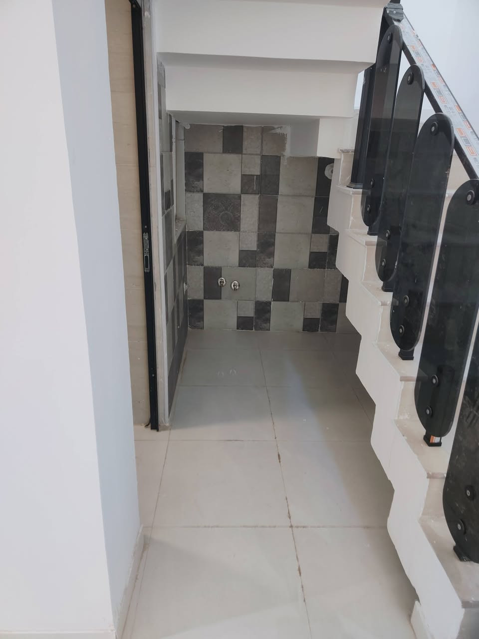 🏠 / دار للبيع مساحه 150 م طابو زراعي سند 
10 واجهه  م / نزال 15 م 

🧱 بناء حديث درجه أولى

الطابق الاول/ مطبخ . أستقبال . هول . غرفتين نوم. مجمع صيحات 

الطابق الثاني/ غرفتين . هول . مجمع صحيات 

🌎 الموقع / شارع 80 مال كربلاء 
      ( مجاور بانزيخانه اضواء بابل ( باب الخروج … عرض الشارع رايسي ٣٠ م  والفرعي 10م)        

للأستفسار أكثر مراجعة مكتب المسار 

***********
