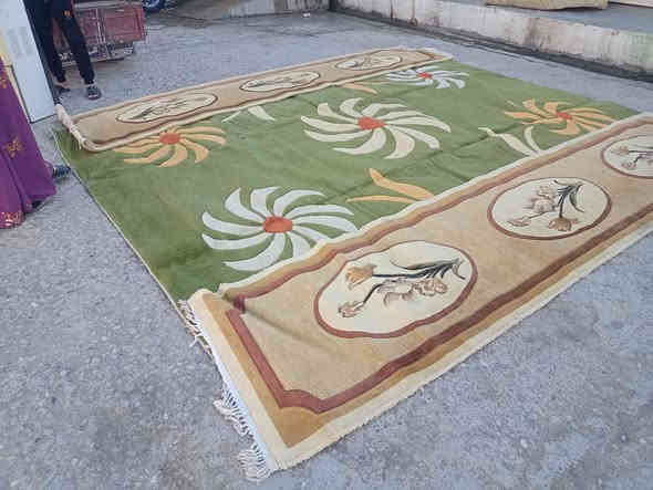 سلام عليكم فرشات للبيع واحده 6طول عرظ 3 واحد اربع طول عرظ 3 ومدات هم للبيع شلع 50 رقم تلفون *********** عنوان كركوك حي الحجاج
