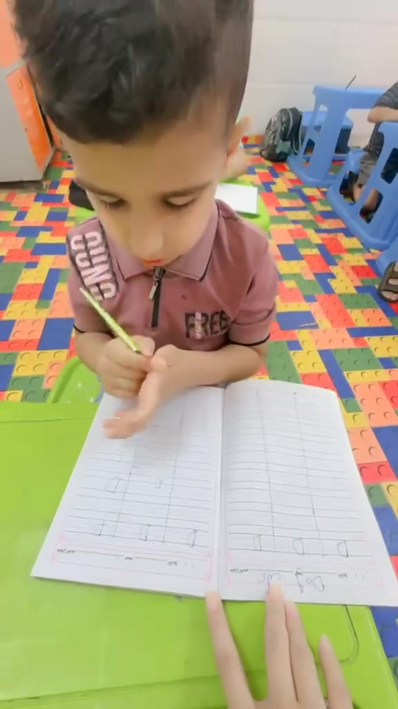 هذا من فضل ربي 💕
اطفال التمهيدي واطفال التقويه الصباحي والمسائي يوم الثلاثاء والأربعاء وجانب من الدروس🎒📝 
دوام طيلة أيام الأسبوع ماعدا الجمعه والسبت والعطل الرسميه لمجلس الوزراء🎒 الدوام صباحي ومسائي من صف التمهيدي وصفوف الابتدائيه يوجد خطوط ذهبآ وايابآ 🚍🚍
العنوان الحسينيه قرب الجسر فرع أسواق خنجر رقم ☎️ ***********
