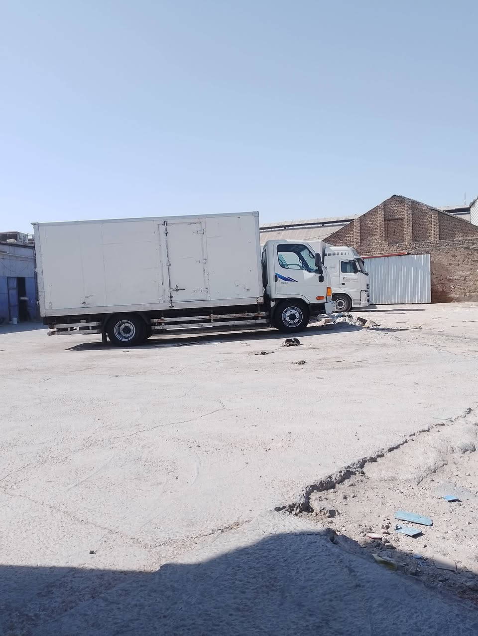 كنتر هونداي لبيع تفاصيل اتصل علا الرقم   سعر ١٢٠ وبيه مجال
‏‪0780 839 1560‬‏
