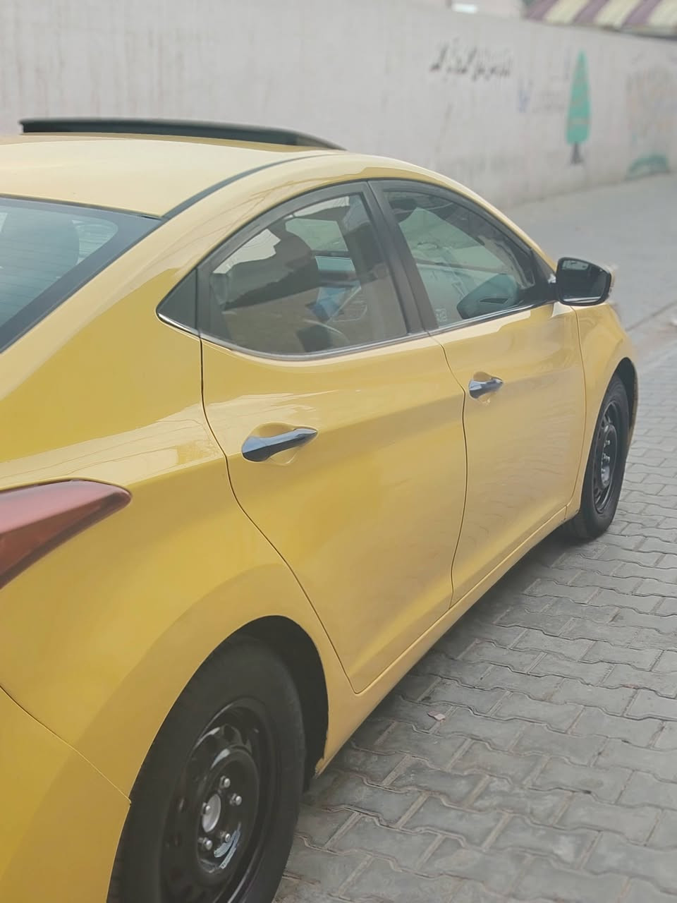 الانترا موديل ٢٠١٦ ماشيه 132 فول مواصفات السيارة للبيع فقط حادثها جاملغ وباب ايرباك بردة فقط مكاني بغداد حي القاهرة السعر 117
***********
