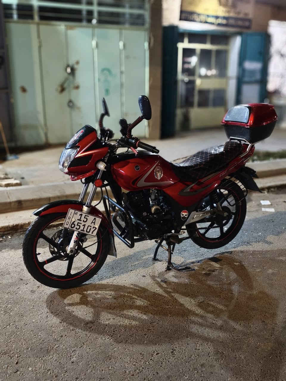 سلام عليكم
شباب دراجه للبيع موديل ٢٢
تحويل مباشر بس بل تسجيل صار لونها رصاصي يعني بس تغير لون بل مرور سعر مليون و 750 
***********
