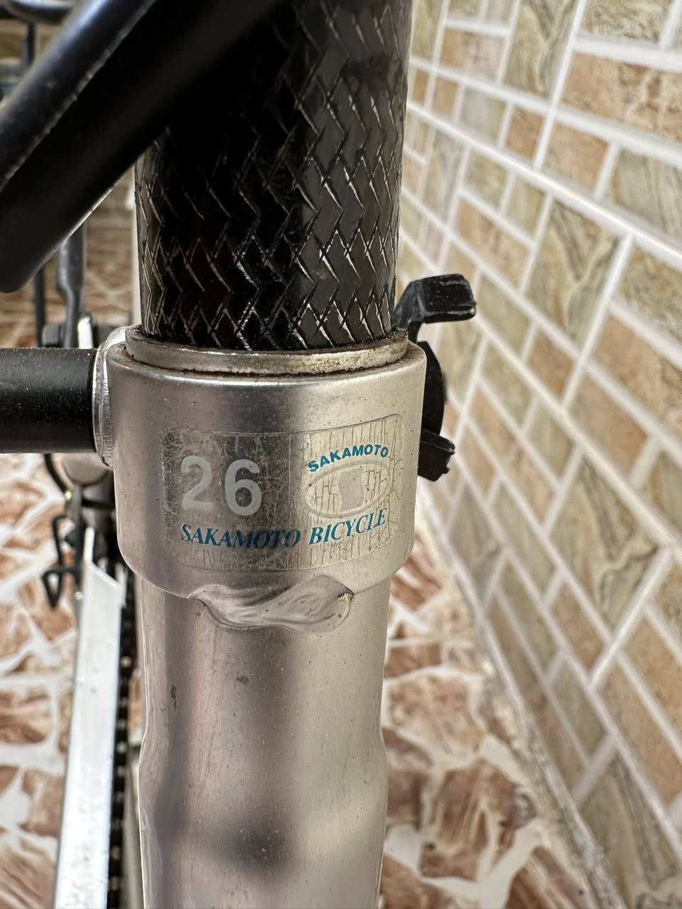 الماركة: SAKAMOTO Bicycleياباني 
* المقاس: 26 إنش 
* النوع: دراجة مدينة (City Bike) مخصصة للتنقل اليومي.
* الهيكل: إطار منخفض (Step-Through) لسهولة الصعود والنزول.
* السرعات:6 كير 
السعر 100الف


**إذا كنت صاحب هذا الإعلان وتريد حذفه لأي سبب، رجاءا أرسل رسالة إلى الدعم الفني**