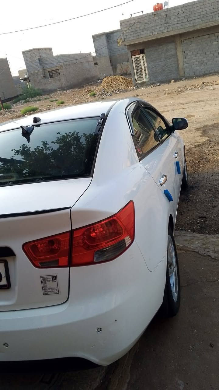 سيراتو موديل 12 
سياره نضيفه كير محرك كفاله
دوشمه 
كامرات داش 
شاشه
صدر جديد
سياره جاهزه من كلشي 
باسمي رقم سليمانيه تحويل ثاني يوم
مكان سياره واسط صويره 
***********
السعر 112 بيها مجال بسيط للشراي
