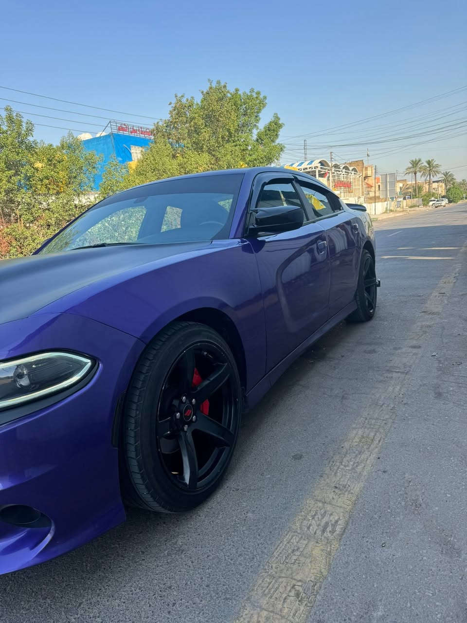 السلام عليكم

دوج تشاجر  2019 SXT ماشيه 90mi  
الون بنفسجي 
رقم بغداد 

السيارة حادثة جاملغ امامي وباب السايق فقط سيارة محدثه GT

شاشة وسط
كشنات حضن + كشنات تدفئه + ستيرن 
تشغيل عن بعد نظام سبورت
سستم صوت 
حساسات خلفية
وبعد بيه مواصفات 
تحديد مسار  تخم تاير جديدة انتاج 2026 منضومة بانزين جديدة عدسات زنون 

ولا كلوب مشتغل بدشبول
تبريد راديترات على وضع الشركة 
السعر 193 

مكان السيارة :بغداد دورة 

للاستفسار: ***********
