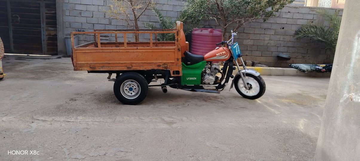 سلام عليكم  ستوته متيار اوراق مديل 14ستوته نضيفه محرك جديد شاصي نضيف كهربايات شغاله من لطول لطول كسل لاطش لاصلي وكيل تايرات جمره ستوته حلو كزوز رياضي كلجات توني شديتهن جدد ستوته حلوههه
سعرها مليون و 300وبيها مجال لشرايي 
رجاىن لموشراي لايراسل ولايتعبني واتساب ***********
