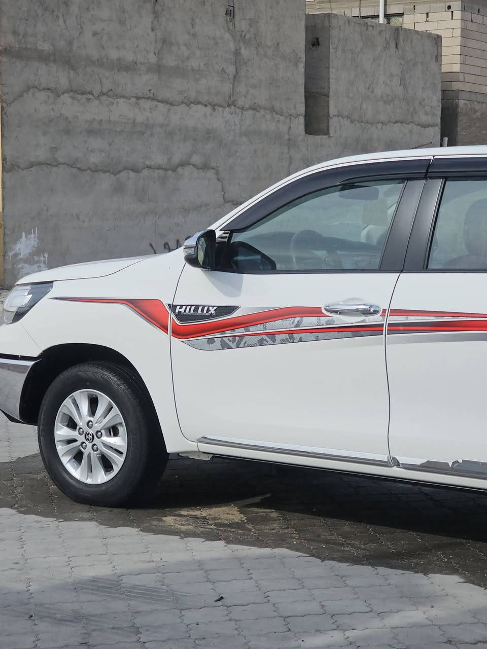 للبيع هايلوكس 25  ساز كفاله عامه تبديل صبغ بارد 
ماشيه 8000 كيلو متر السعر 315 ورقه 
رقم الهاتف *********** بصره زبير
