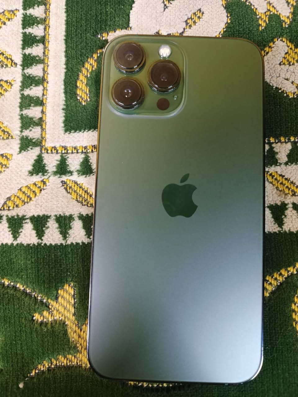 ايفون 13 برو ماكس
ذاكره 256 
بطارية 77 🔋 
جهاز مامفتوح 
السعر 600
للاستفسار الاتصال ***********
