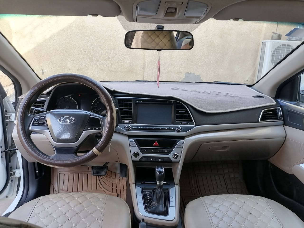 النتره 18 سوبر خليجي مكفوله من صبغ وضربه محرك 2000دوش فول ما عده البصمه حساس امامي وخلفي تبريد قطعتين مري شفط كلش نضيفه سياره *********** 163 وبيه مجال
