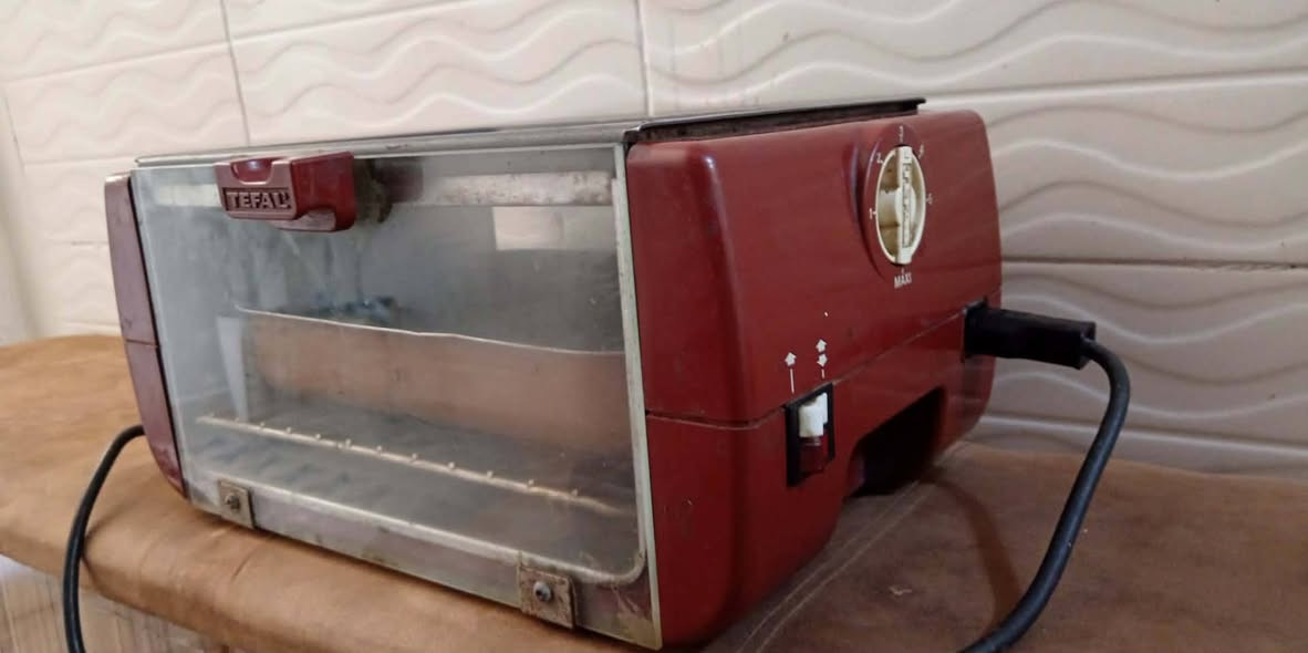 فرن قديم و فوك يرهم لل همبركه طرفين جام  بل شرت شغل سعر ٢٠ الف ***********هاذارقمي
