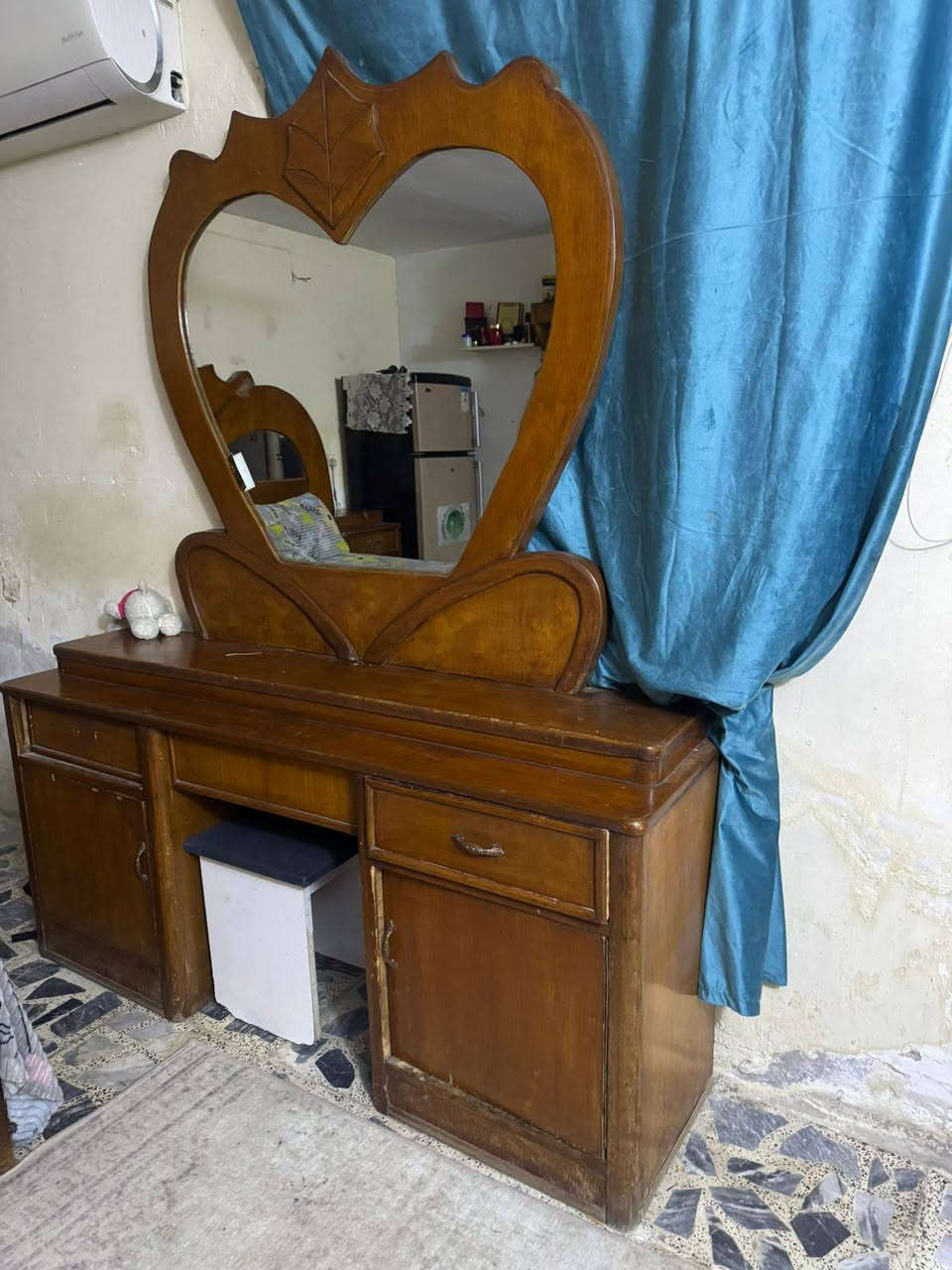 غرفة نوم للبيع نضيفة
سعرها 350 مكاني بغداد


**إذا كنت صاحب هذا الإعلان وتريد حذفه لأي سبب، رجاءا أرسل رسالة إلى الدعم الفني**