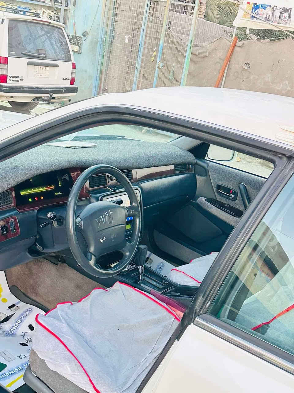 السلام عليكم راس الثور فلات
للبيع موديل1997 رقم شمالي سليمانيه انكليزي مداور مباشر 
گير ومكينه شرط حاويه
المكينه 3000 فيشتين 
السياره معوزه حداديه 
كهربائياتها كله شغاله 
تبريد ثلج ذاك الموسم مسوي 
شرط السياره احلا من الصور وجاهزه مال جناي وكفاله 
مكان السياره النجف كوفه
السعر (٩٢) وبيها مجال بسيط للشراي 
للاتصال... ‭٠٧٨٠ ٠٥٤ ٥٦١٠‬
