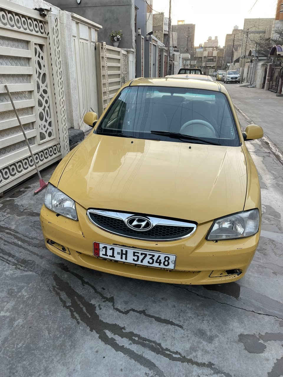 السلام عليكم فيرنا 2014 للبيع السعر 73 بيها مجال طخة بسيطة خلف باب السائق الرقم ***********
