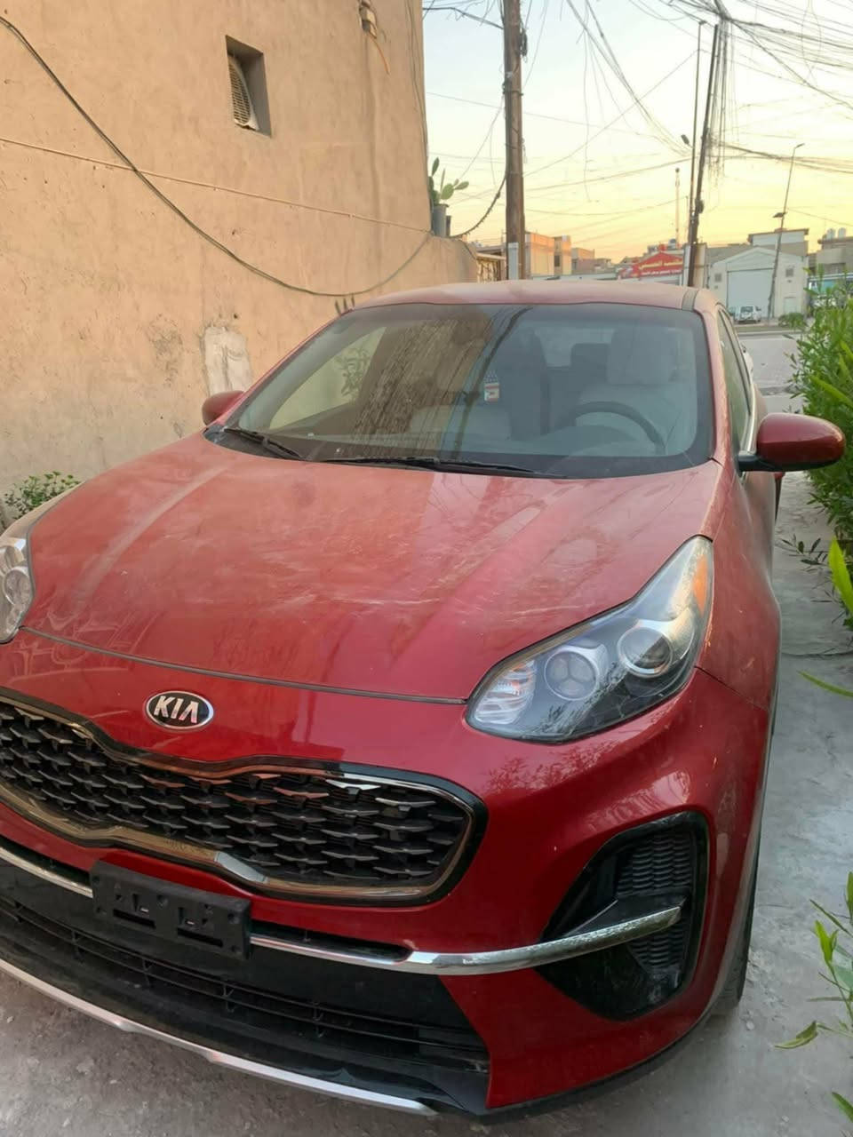 تحية طيبة / كيا سبورتج ٢٠٢٢ حادثه موضح بالصور ماشية ٦٠ رقم بغداد انكليزي مكانه بالكوت لاتصال ***********
