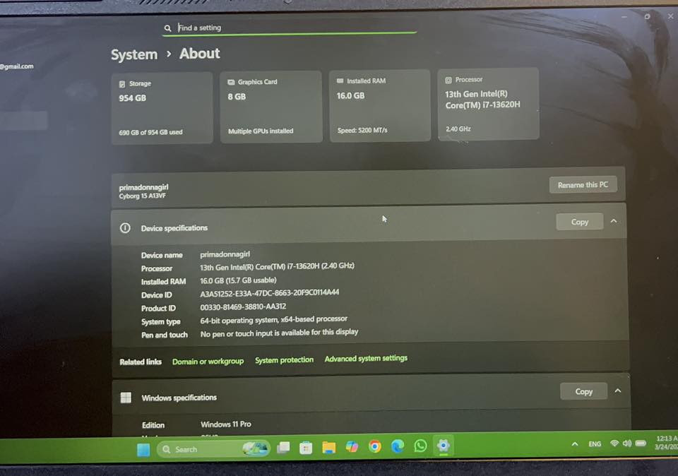 للبيع:  Laptop MSI Cyborg 15 A13VF-1656XAE مستخدم 5 اشهر فقط
• المعالج: Intel Core i7-13620H 
 • الرام: 16GB DDR5
 • التخزين: 1TB SSD
 • كرت الشاشة: NVIDIA RTX 4060 8GB 
 • الشاشة: 15.6” FHD IPS 144Hz
 • النظام: Windows 11 

 مميزات إضافية:
 • حالة الجهاز: شبه جديد، لا خدوش ولا أي علامات استخدام 
 • المحتويات الأصلية: الشاحن والعلبة موجودين – كل شيء مثل الجديد

 السعر: 1,300,000 دينار عراقي وبيها مجال بسيط
العنوان بغداد- الحرية


**إذا كنت صاحب هذا الإعلان وتريد حذفه لأي سبب، رجاءا أرسل رسالة إلى الدعم الفني**