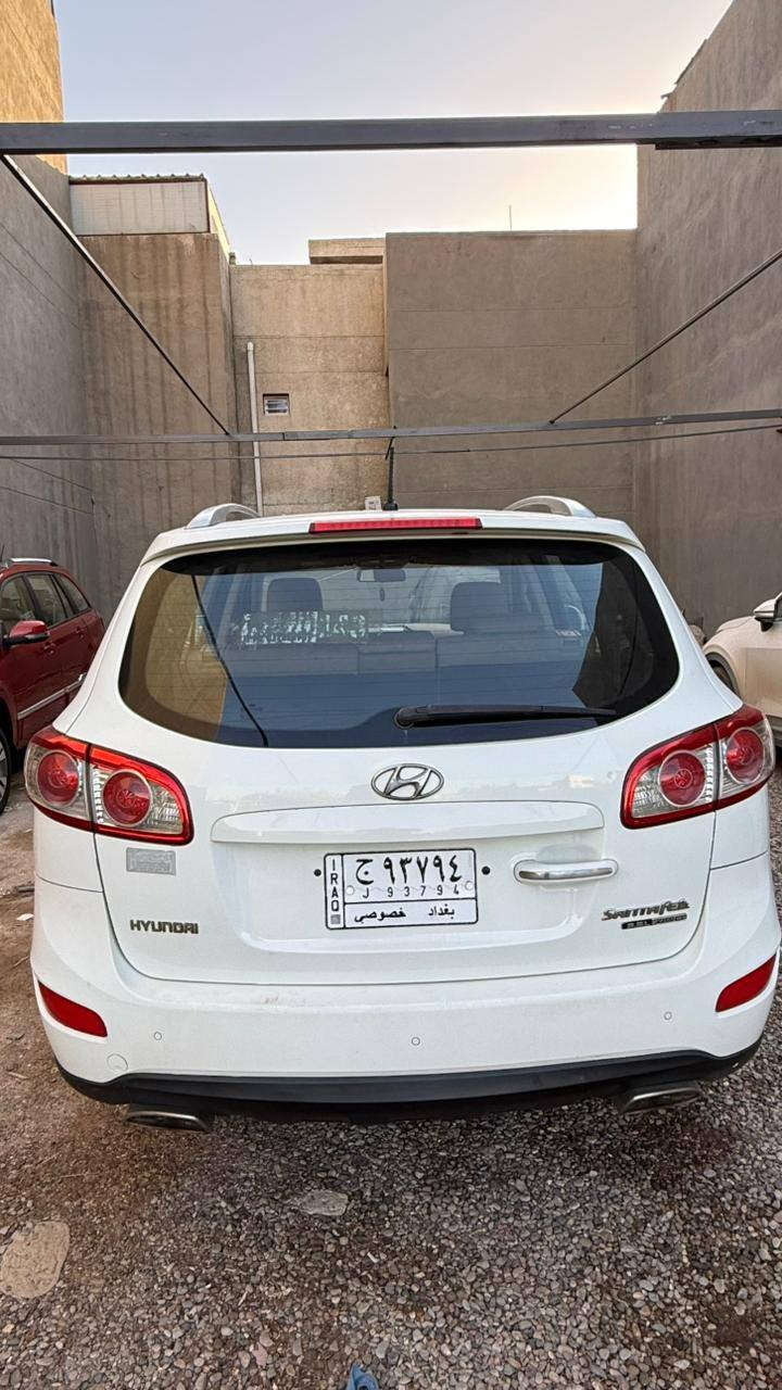 السلام عليكم سنتافيا خليجي موديل ٢٠١٠ مكفوله من الضربه والصبغ باسمي رقم بغداد مكان البلديات السعر ١٥٠ للاتصال ***********
