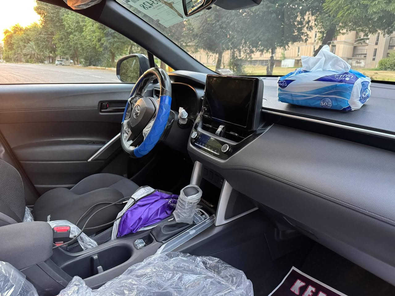 ملاحظة / تم تخفيض السعر 
كروس امريكي موديل  2023 se هايبرد بدون صبغ فقط الدعامية ضربة جدا بسيطة ايرباك ستيرن مبدل منظومة وايرباك ركبة ماشية ٤٤ الف كيلو راديترات وتبريد بلادي وكلشي بيها بلاد . 

 مواصفات

محرك 2.0 هايبرد  

سلايد 

شاحن لاسلكي

دخول ذكي 

لونين ازرق واسود بلادي القمارة 

رادار امامي وجانبي

نقط عمياء بالمرايا 

الحفاظ على المسار

التحذير من التصادم 

فرملة الطوارئ للامام والخلف 

مقاعد قماش 

جام اوتو ٤ 

شاشة ابل واندرويد لاسلكي وسلكي

اوتو هولد 

دكمة park 

شفتات خلف المقود 

حساس اطارات 

تايرات حالة ممتازة 

السعر ١٨٢ ورقة 

عذرا عالاطالة سيارة جديدة جدا وبالعافية عاليشتري 

رقمي اتصال او واتس 

***********
