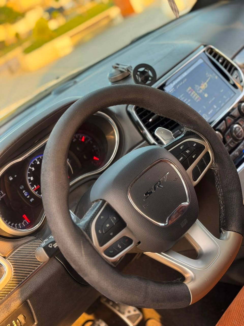 Jeep Grand Cherokee SRT
الموديل : [ 2020 ]
المحرك : [ V8 / 6.4 ] 🔥
الگير : [ أوتوماتيك ] 
الممشى : [ 70 الف ميل ]
اللون : [ أبيض - صدفي ] 🤍
الحالة : [ السيـارة خليجيـة وكالة هـارلم ، مكفولة كفالة عامة ! ]

[ السعـر .. 34,000$ قابـل للتفـاوض ✅ ] 

[ الـــــمـــواصــفـــــات ]

- السيـارة فووول أعلى مواصفات للأخيـر 1 / 1 

الموقع : [ صلاح الديـن / تكـريت ] 📍

للتواصل واتس اب او اتصال : [ *********** ]

#jeep #jeep_grand_cherokee #srt #كلين #yasser_erbil
