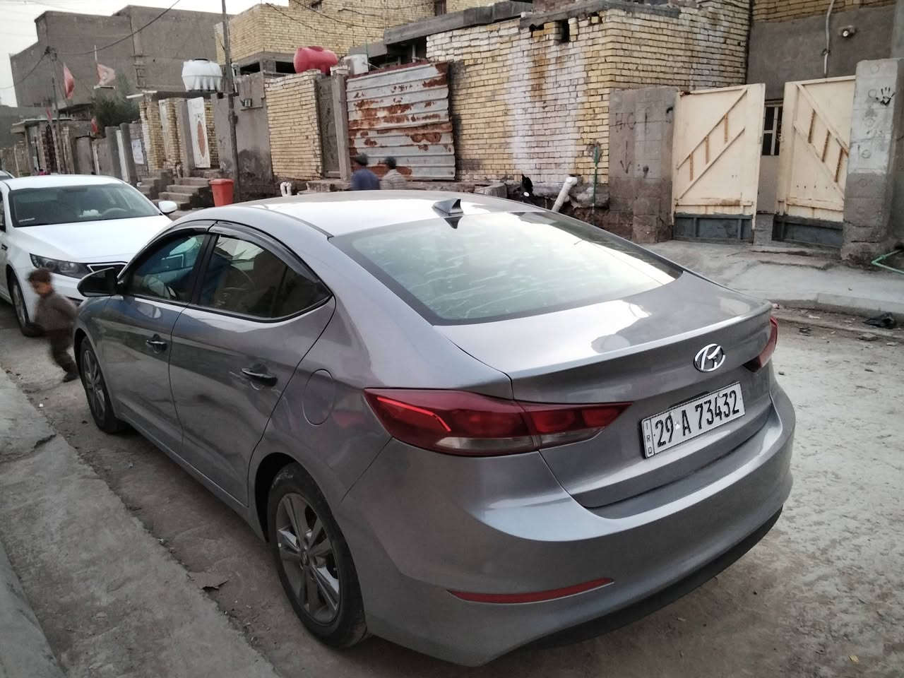 السلام عليكم الانتره 2017 رقم واسط وارد امريكي مكينه 2000 مصبوغه احزام جماليه فقط  اثر جراد السعر 113 وبيه مجال السياره بسمي تخم تأير جاهزه ما ناقصه كلشي وحادثه مال امريكه بجنطه 
***********
***********
