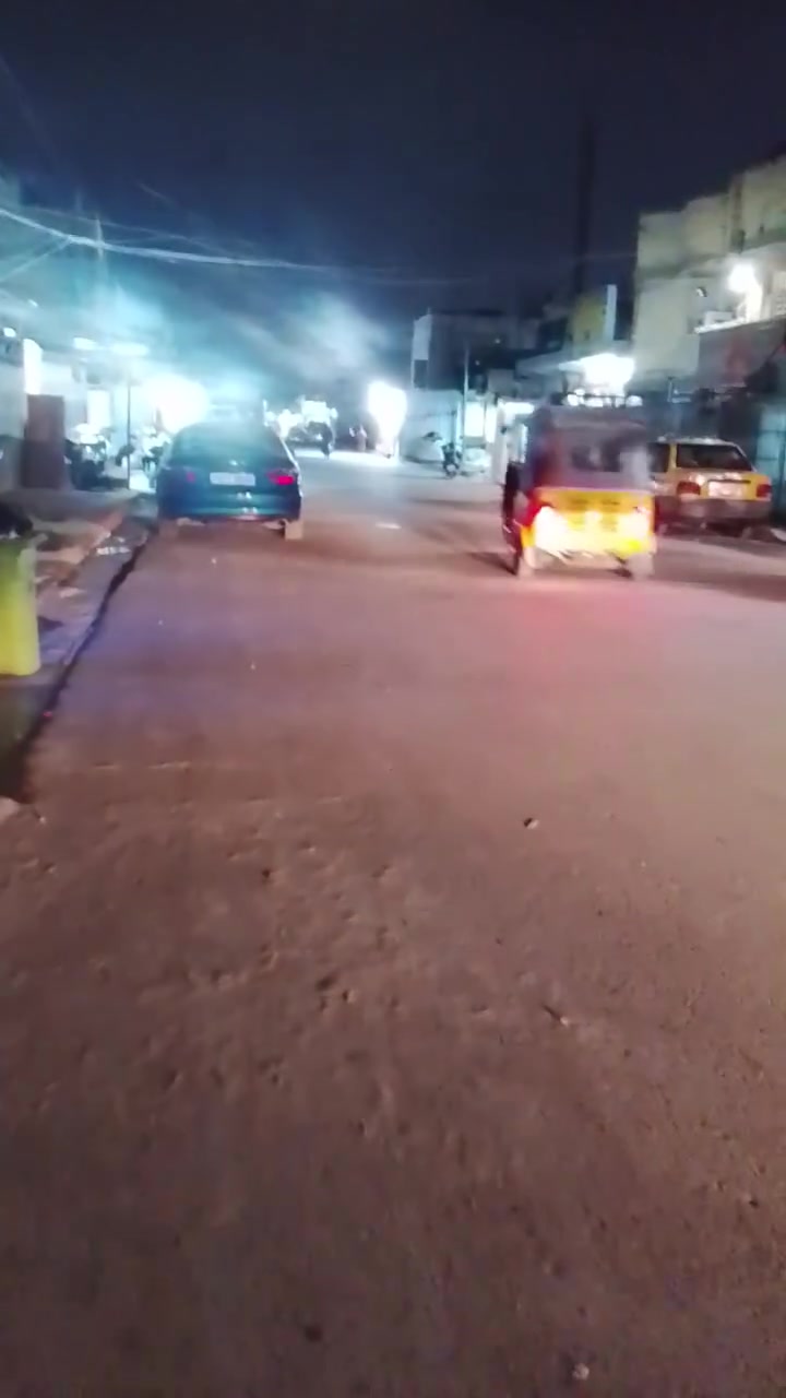 مشتمل للبيع مساحه 65 متر طابقين الارضي استقبال حولي ومطبخ حار وحمام داخلي والطابق الفوك غرفتين وبلوكونه 5×3 والطابق الآخير غرفه تصلح مخزن وتواليت خارجيه مراسله  على الخاص او الاتصال على هاتف *********** بي واتساب
