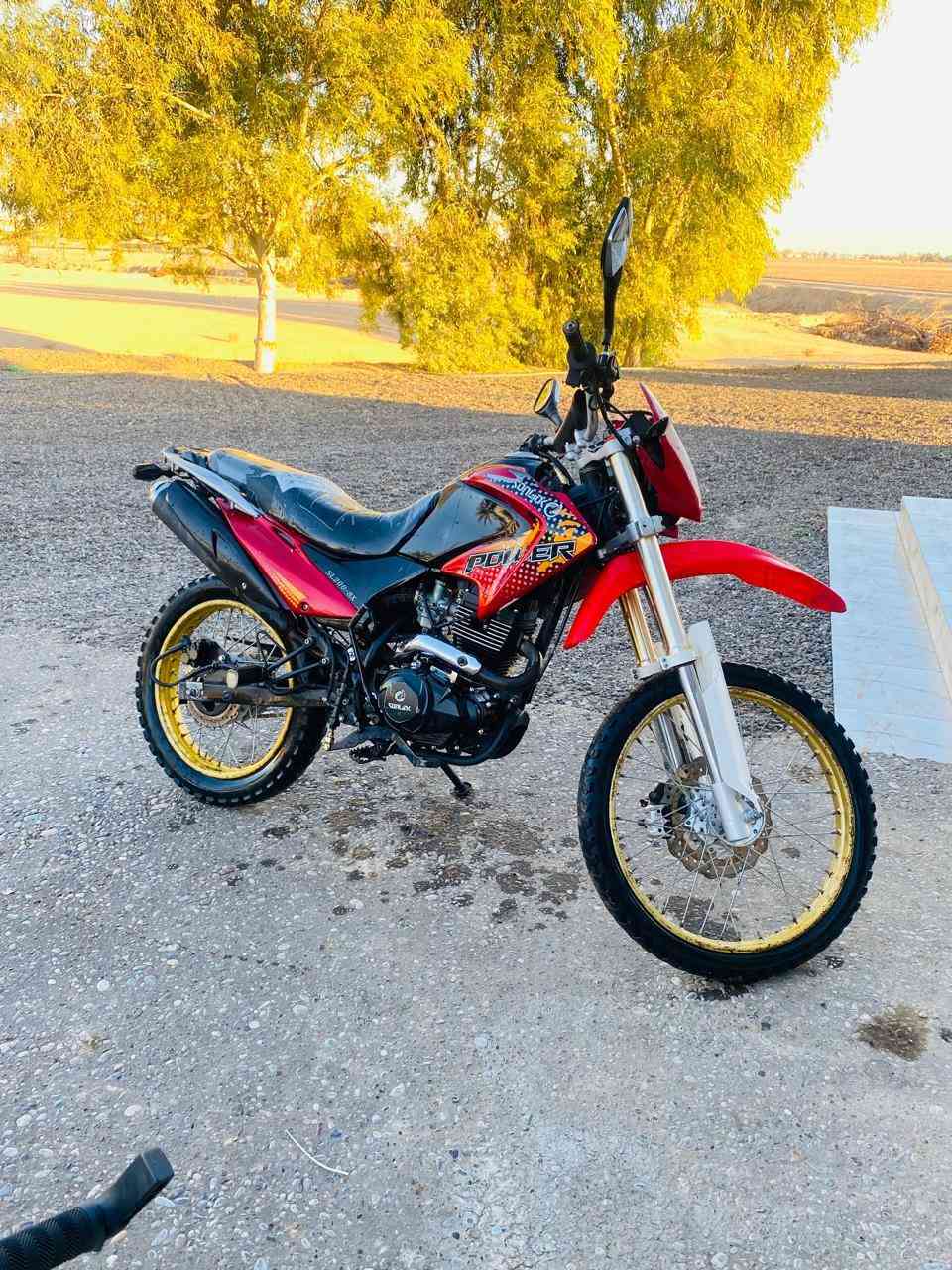 ماطور للبيع قفاز سلولنك موديل 21 جاهز نضيف جدن شرط محرك ستندر كهربائيات شقالة تواير جدد السعر 700 بي مجال قليل
للاتصال ***********
