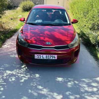 كيا ريو S 2019  السيارة كلش نضيفه  بيهة قطعتين باب وجاملغ خلفي  رقم بغ...