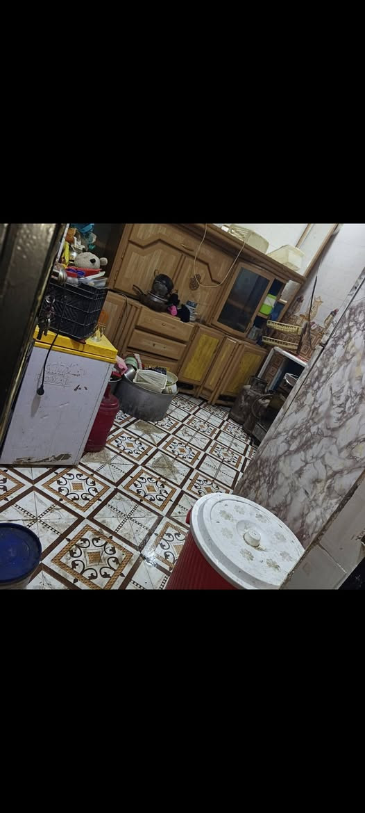 بيت للايجار حولي الخصيمة 
بناء جديد يحتوي على 
غرفتين نوم وصاله ومطبخ وصحيات وطارمة 
للاستفسار الاتصال على الرقم الموجود 
‏‪***********‬‏
