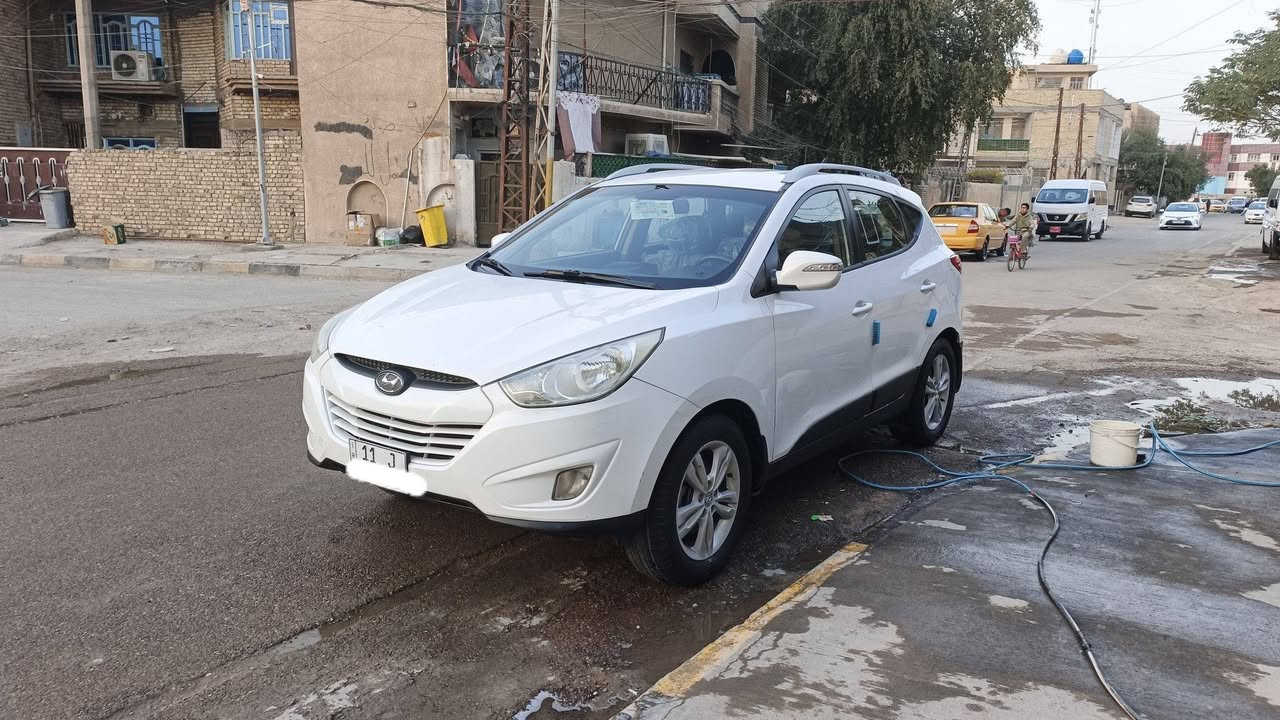 السلام عليكم اخوان
توسان موديل 2012 خليجي خليجي 
مكينة 2000 دوش 

سيارة جديدة كير مكينة تبريد كله جاهز 
مواصفات السيارة
كشنات جلد 
داخل لونين
 اشاير مري 
تحكمات ستيرن

سيارة جاهزة الاخر حباية 

بيه صبغ نص باب السائق والوراه اثر طخة 

السعر ١٣٢ وبيه مجال
ماعجبك السعر سمعنة كلمة طيبة


**إذا كنت صاحب هذا الإعلان وتريد حذفه لأي سبب، رجاءا أرسل رسالة إلى الدعم الفني**