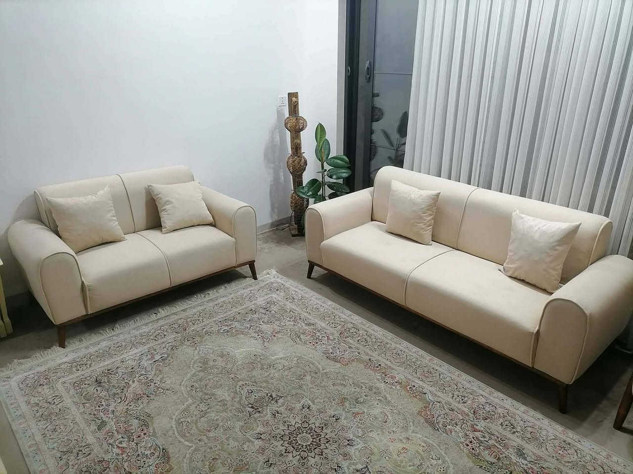 ئەم تاقمە لۆکەوو هیج کێشەی نیە
یەک ملووێنوو دووسەت هەزاری پێدراوە
ئەدرێتەوە بە ملوێنێک 
شووێن کۆیە


**إذا كنت صاحب هذا الإعلان وتريد حذفه لأي سبب، رجاءا أرسل رسالة إلى الدعم الفني**