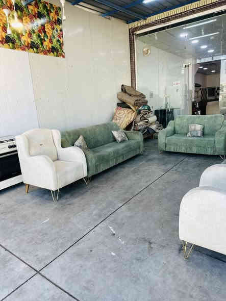 200 الف متوفر توصيل لجميع المحافظات 
***********
