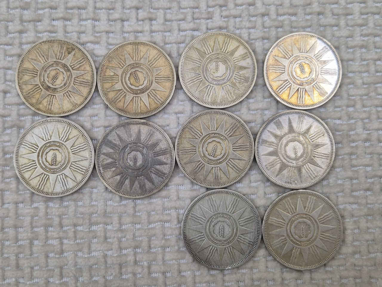 ١٠٠ فلس عبدالكريم قاسم فضة
القطع الجيدة في الصور الاولى سعر القطعة ١٧ الف 
القطع النظافة المتوسطة في الصورة الثانية سعر القطعة ١٥ الف 
١٠ فلس و ٥ فلس عبدالكريم قاسم سعر القطعة ٥٠٠ دينار 
ابيعهم كلهم او قطع 
يتوفر توصيل فقط او استلام مباشر مكاني بغداد


**إذا كنت صاحب هذا الإعلان وتريد حذفه لأي سبب، رجاءا أرسل رسالة إلى الدعم الفني**