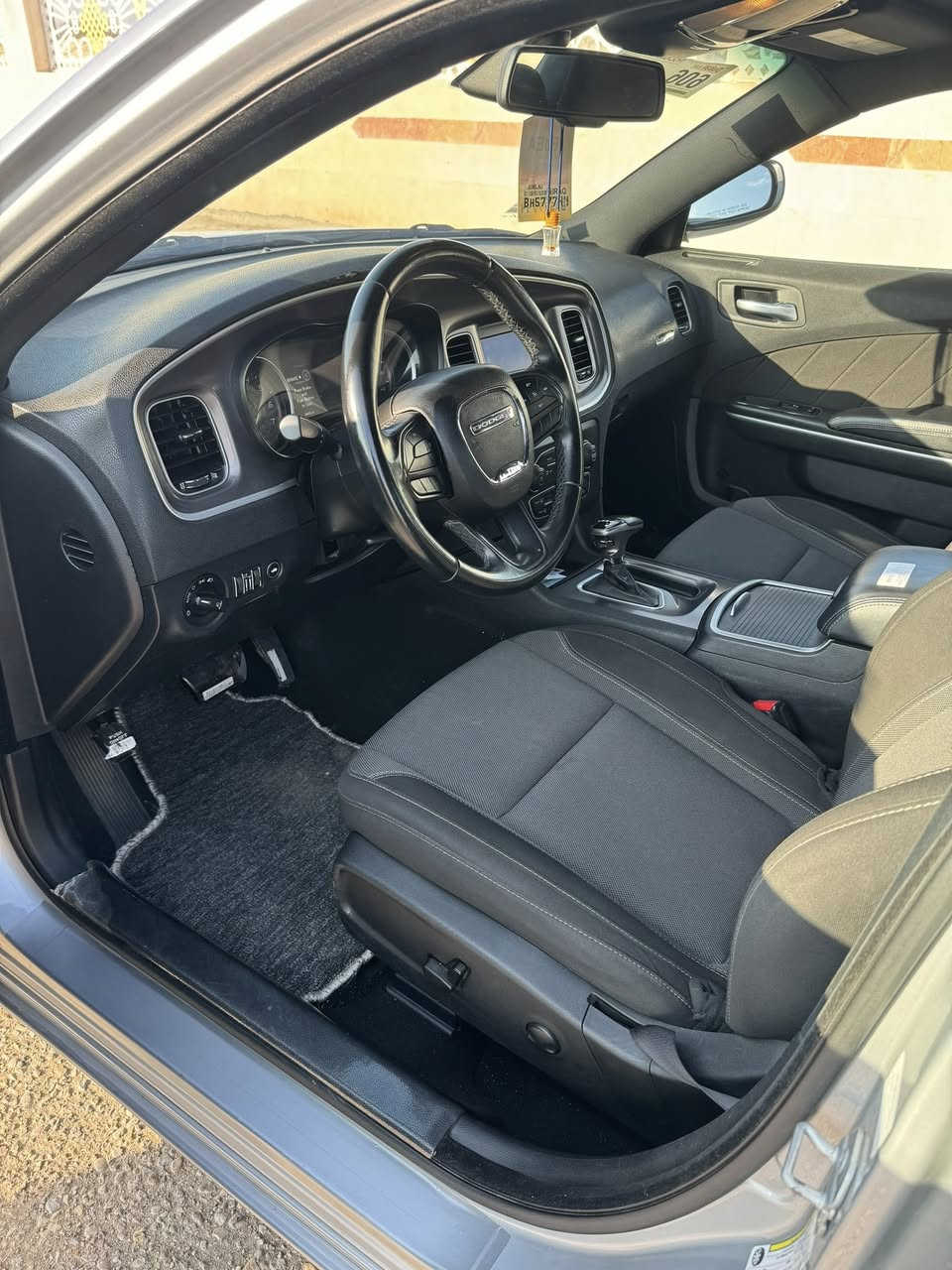 السلام عليكم جارجر موديل 2022 اصل رقم اربيل بأسمي سنويه جديده هزه جديده حادث فقط تبديل بنيد فقط فقط سياره جديده بمعنى الكلمه العنوان ميسان المجر الكبير رقم ***********
