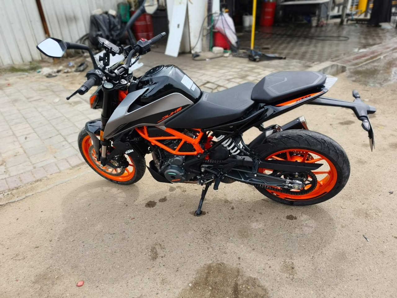 دراجة KTM doge للبيع
نظام APS 
موديل 2022
تايرات جوبلس
رقم وسنوية بغداد
مكاني بغداد
السعر 6 ملايين وبيها مجال
واتساب فقط 
***********
