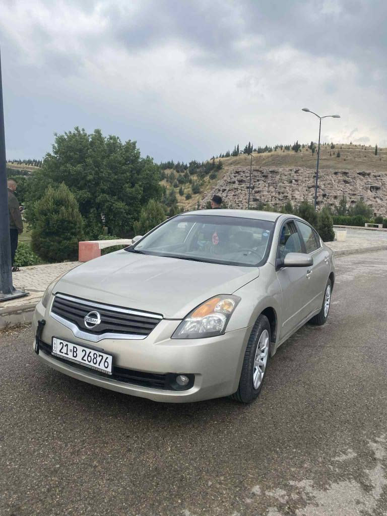 نيسان التما موديل ٢٠٠٩ خليجي
مكفول من الصبغ 
محرك كير كهربائيات صدر امامي خلفي تايرات باتري كله جديد 
سنويه لل٢٩ باسمي السياره جاهزه مابيها نقص  
مكلف بلنشر 
اتصل على الرقم 
***********ما اجاوب خاص مكان السياره سليمانية السليمانية, العراق
