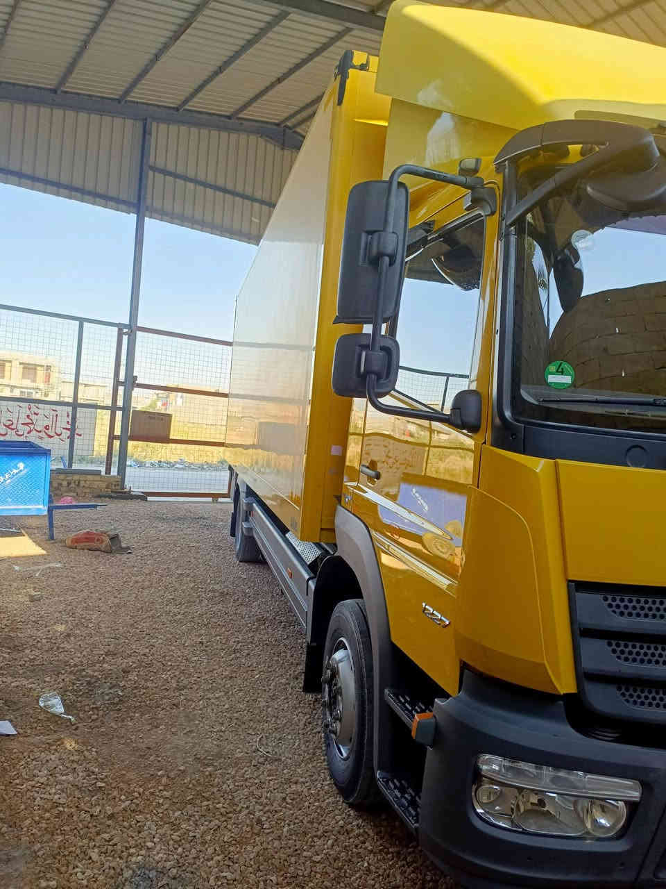 سلام عليكم للبيع اتيكو وحش 18طن حافظه موديل 2017 رقم اربيل بسمي صار شهر من رقمتها سته سلندر 8 برغي مكفوله من كلشي كير عادي تخم تاير جديد طول الشاصي 7 وربع المكان بابل هاتف ***********
