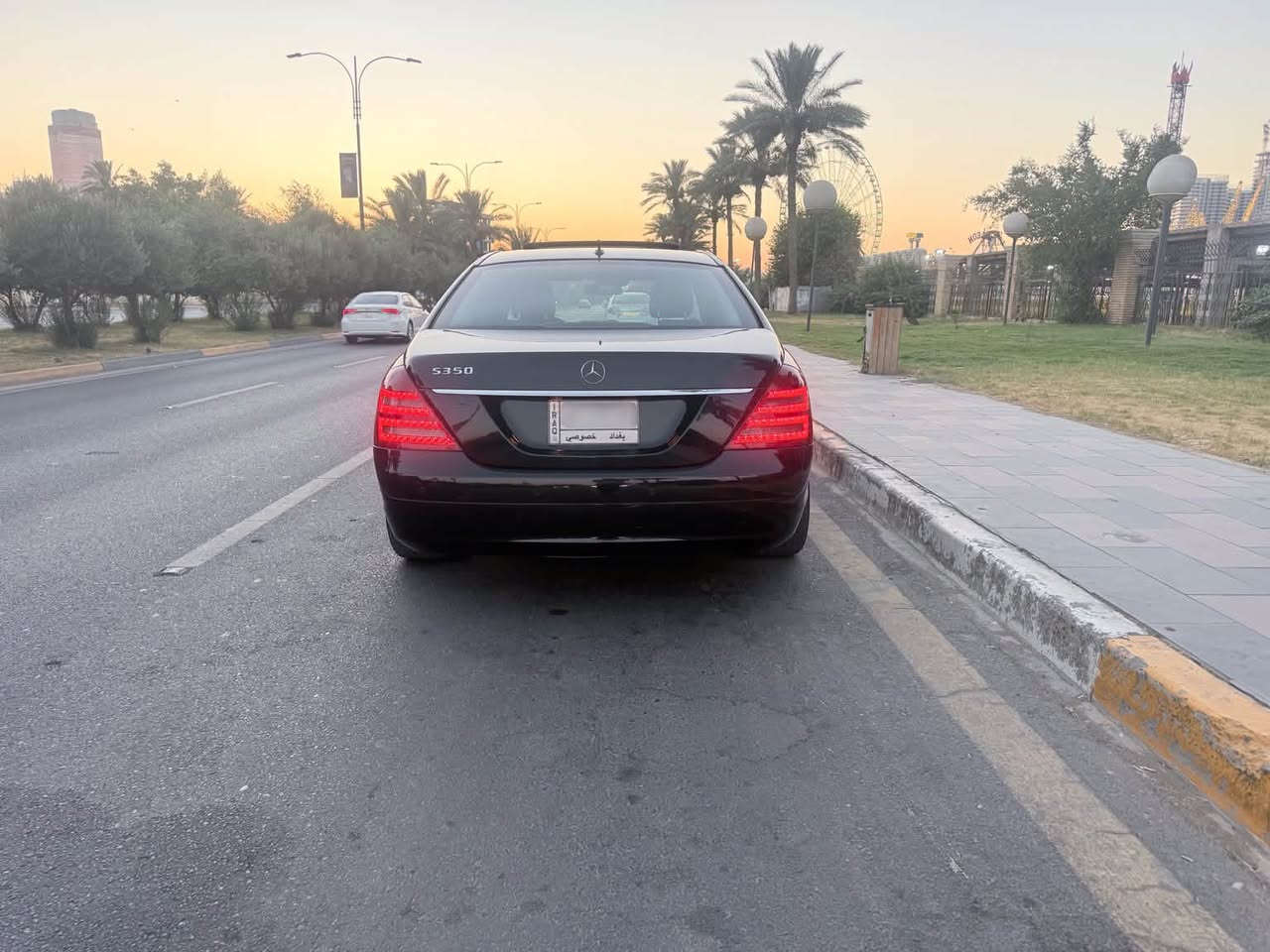 مارسدس S350 موديل 2009 W221
وارد يابان، من أنظف الواردات
لون أسود بشذرة ذهبية
داخلية جلد أسود وديكور خشب
ماشية قرابة 295 ألف كم
محرك 6 سلندر سعة 3.5 لتر (الحجم المرغوب)
كير أوتوماتيك 7 سرعات

حالة السيارة

السيارة بدون صبغ، وبدون حادث أو ضربة.
حتى الدعاميات بلادية وأصلية وبدون صبغ.
الإيرباكات سليمة.
الگير ممتاز والتبريد ثلج.

صدر جديد فيت بم وفلتر بنزين جدد، وبطارية جديدة، مع الالتزام بالصيانة الدورية وتبديل الزيوت والسوائل بانتظام.

المواصفات

• بصمة.
• جاكات إيرماتك مع خاصية رفع وتنزيل السيارة.
• سلايد روف كهربائي زجاج.
• أبواب شفط.
• كراسي أمامية بدعم هوائي قابل للتعديل للظهر والجوانب.
• حساسات بارك أمامية وخلفية.
• ناظور للرؤية الليلية.
• بردة خلفية كهربائية.
• مرايات جانبية تطوى كهربائياً.
• المرايا الداخلية والمرايات الجانبية بتعتيم أوتوماتيكي لتقليل وهج أضواء السيارات بالخلف ليلاً.
• لايتات زينون أصلية، والضوء يتحرك وي الستيرن عند الاستدارة.
• إيرباكات أمامية وجانبية وإيرباكات جانبية للمقاعد الخلفية، وإيرباكات بالتكم والشبابيك، وإيرباك عند مستوى ركبة السائق. العدد الكلي ١٣ ايرباك.،
• شاشة أصلية مع تحكم بالإعدادات.
• إضاءة جانبية منفصلة تشتغل عند الاستدارة أو تشغيل الإشارة، وتنور زاوية الطريق بجانب السيارة.

السعر 195 ورقة

للتواصل:
 ***********
