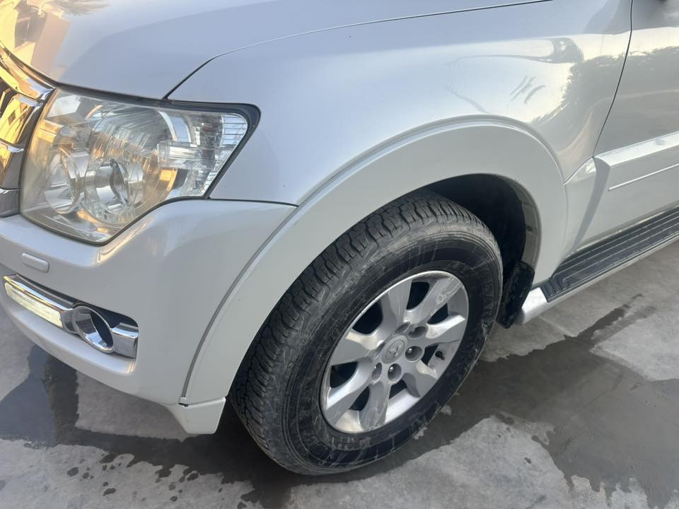 للبيع باجيرو 2015 حبتور فول
مكفوله من صبغ وبارد وكلشي صدر جديد تاير جديد ياباني
تبريد دمام سلايد محرك كير جدد السيارة برغي مامفتوح بيهه كلش نضيفة عله ايدي سنويه مجدده الى 2030 
بسمي رقم مميز السعر 205$
بغداد اليوسفية ناحية الرشيد ***********
