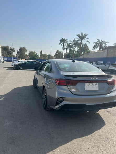 السلام عليكم ..
كيا فورتي وارد امريكي موديل 2022 رقم بغداد بأسمي 
ماشية 83.000 كيلو متر 
تخم تاير جديد 
گير ومحرك وصدر مكفول 

الحادث..
جاملغ امامي مبدل بلادي وطخته بسيطه 
وبارد بين الباب الخلفي وهلال الجاملغ 
مكاني بغداد الغزالية
السعر 145 وبيها مجال بسيط 
***********
