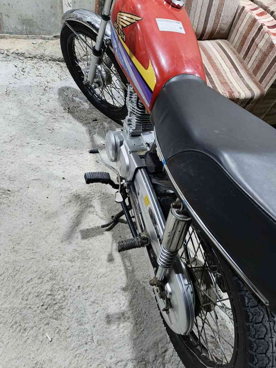 للبيع مامفتوح بيه برغي كلك 25
سعر 450 وبيهه مجال شراي ينتصل ***********
