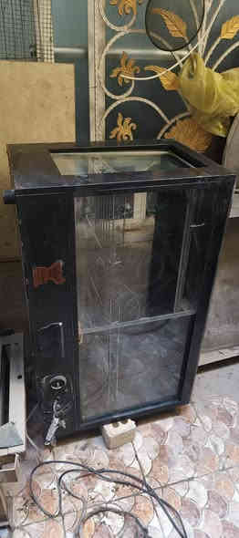 دفتيه طعام كهربائية وممكن تشغيلها على الغاز الطول١٢٠  سنتيمتر والرتفاع٧٥ سنتيمتر والعرض ٥٠سنتيمتر السعر٢٠٠٠٠٠ هاتف*********** المكان بغداد الكرخ
