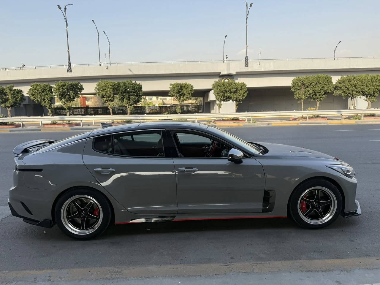 سلام عليكم كيا ستنكر موديل 2022 وارد امريكي بيها جاملغ وبنيد فقط السيارة فول مواصفات بنرامة شاشة خمس كامرات رادرات جلد كراسي كهرباء تدفاء تبريد جنطة كهرباء تشغيل عن بعد قطعتين تبريد السيارة V6 السيارة جاهزة من كير محرك صدر تبريد تخم تاير العنوان بغداد السعر 185 وبيها مجال للاستفسار الرقم ***********
